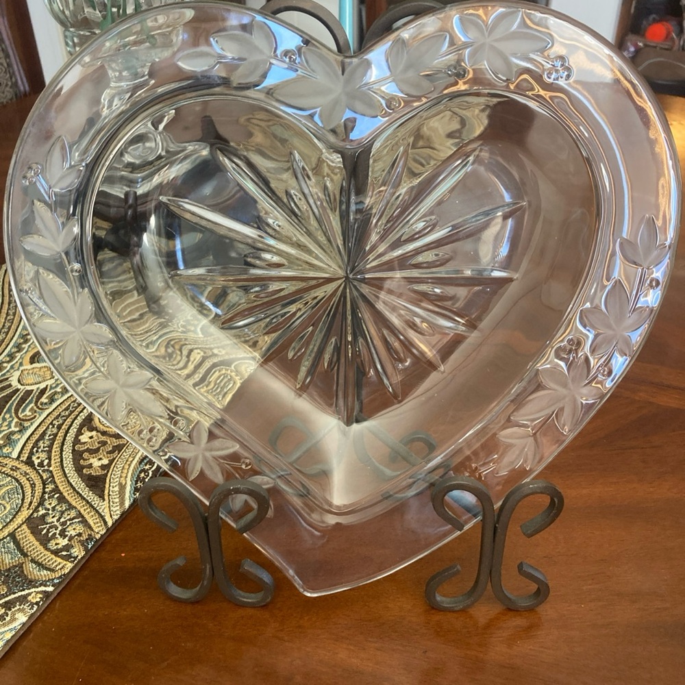 VTG Mikasa Garden Terrace 13” crystal heart shaped bowl